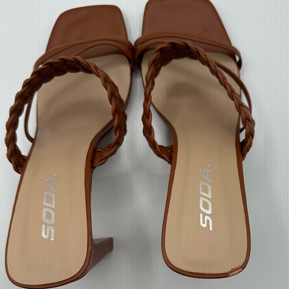 Soda - Women's Braided Heeled Square Toe Block Heel Sandals - Picture 3 of 3
